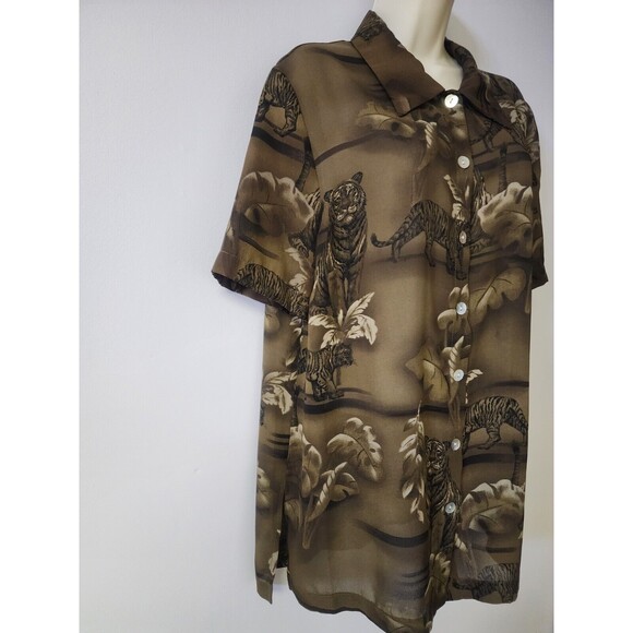 Olivia Rose green Semi Sheer Safari Tiger Blouse Size 16M Button Down - Picture 2 of 9
